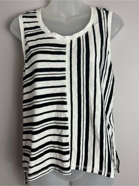Susina Black and White Striped Swing Style Sleeveless Tank Size Small